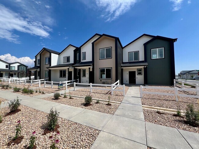 Building Photo - 3909 Crater St