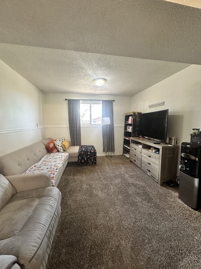 Building Photo - 480 Harmony Dr