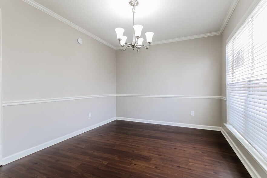 Building Photo - 2792 Shady Well