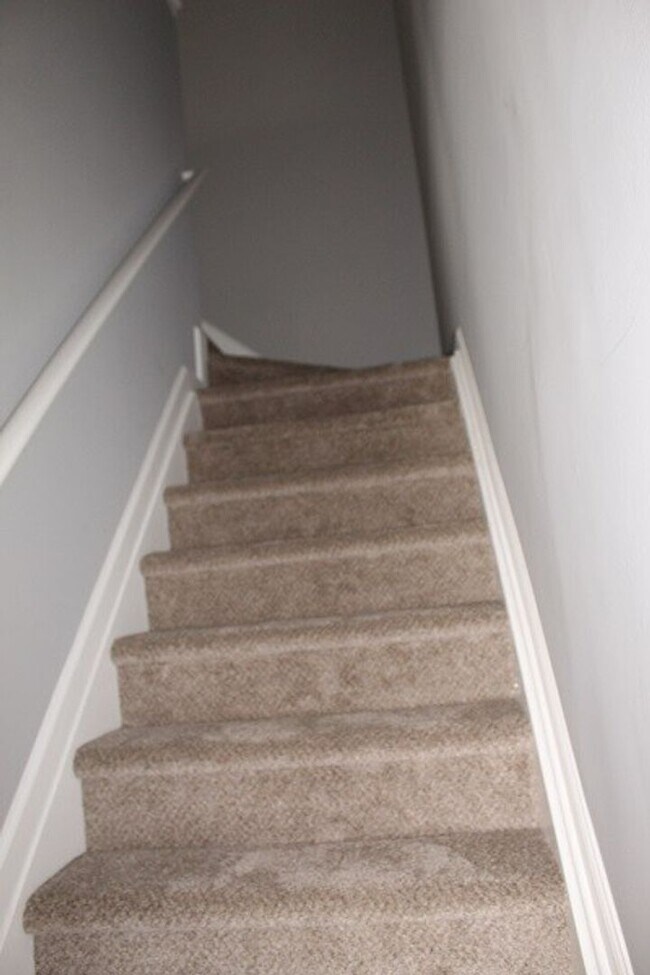 Building Photo - 3BR/2.5BA Townhome in Cobblestone Cove, Move In Ready - Paint and Flooring is new