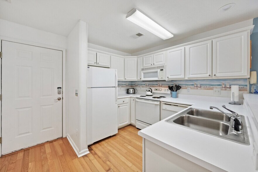 Building Photo - 598 Blue Stem Dr