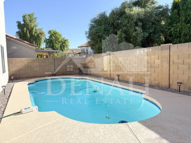 Building Photo - 1114 S Surfside Dr