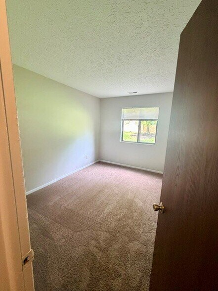 Building Photo - 2163 Hedgerow Road