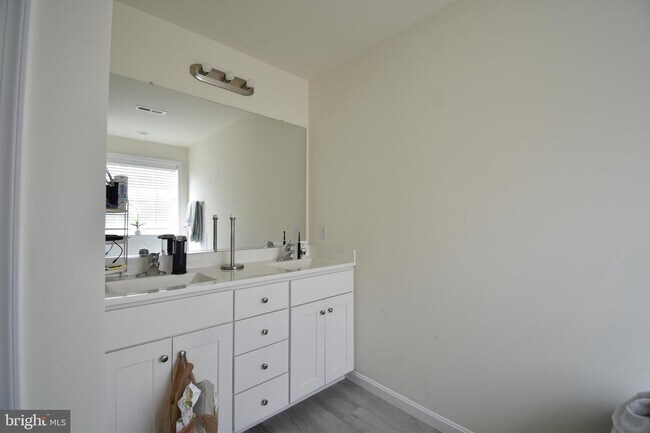 Building Photo - 84 Cilento Dr