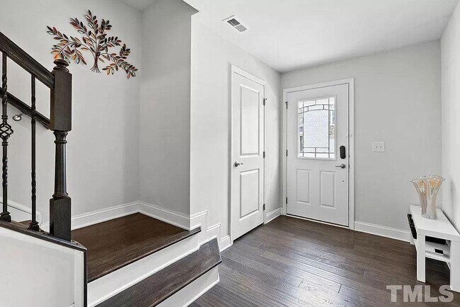 Building Photo - 1030 Brownsmith Dr
