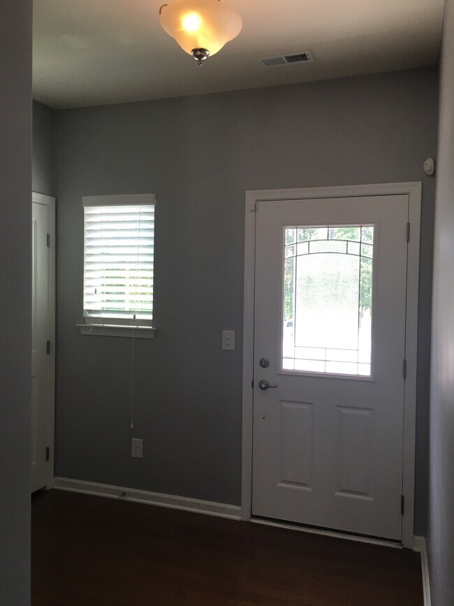 Building Photo - 113 Grande Sky Ct