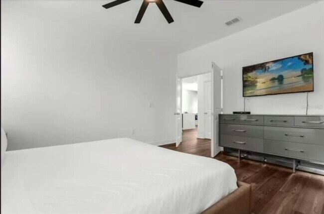 Building Photo - 4412 Acorn Ct