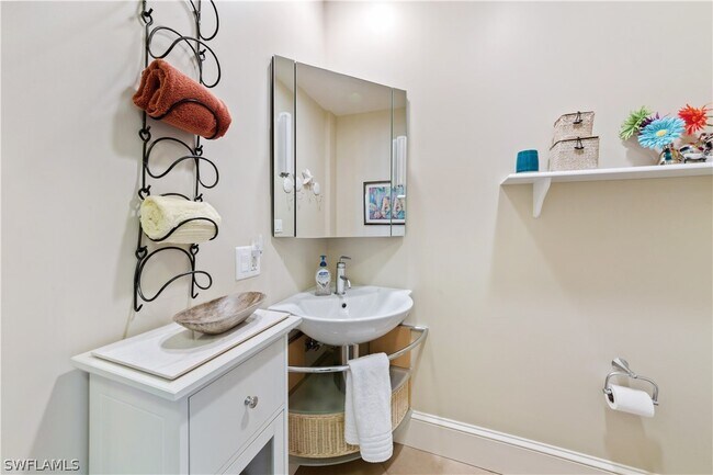 Building Photo - 9123 Strada Pl