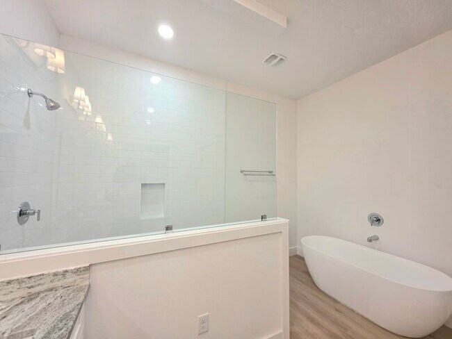 Building Photo - 3299 Bernath Dr