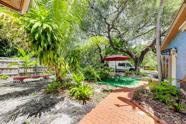 Building Photo - 1760 NE 144th St