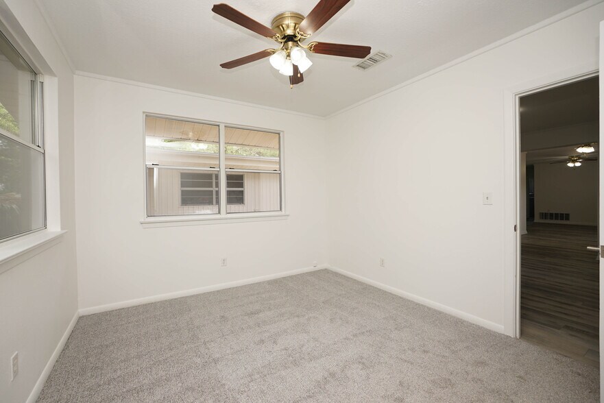 Bedroom - 62 Meigs Dr