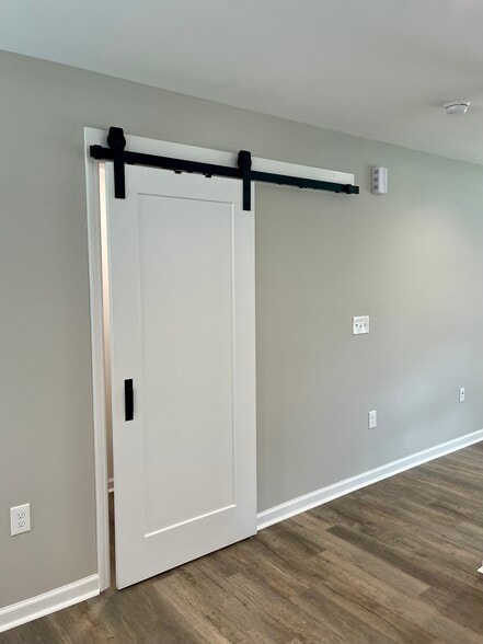 Large pantry w/sliding barn door - 2225 Kenwood Blvd SE