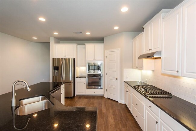 Building Photo - 15804 Cinca Terra Dr