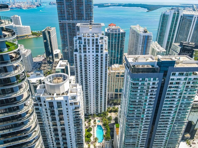 Building Photo - 1060 Brickell Ave