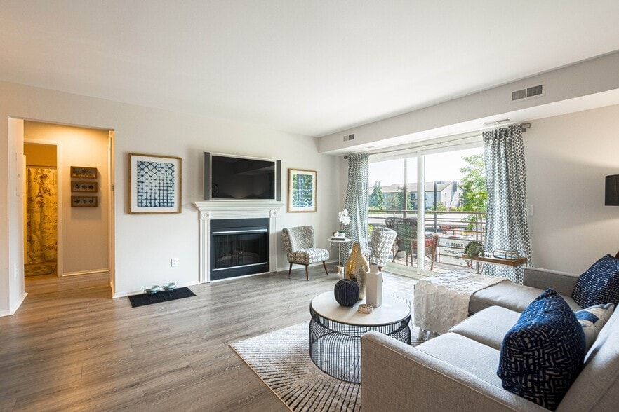 Primary Photo - The Emerson Apartments