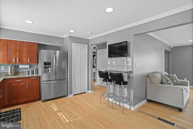 Building Photo - 2712 Advent Ct S