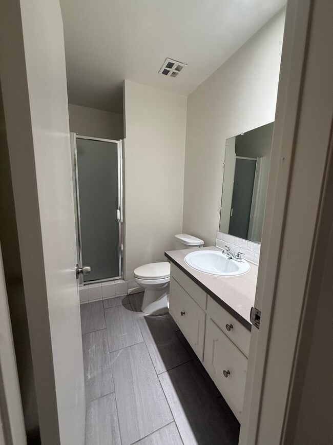 Building Photo - VALLEY VILLAGE - VERY LARGE 2 BEDROOM 2 BATH NEWLY RENOVATED APARTMENT FOR RENT