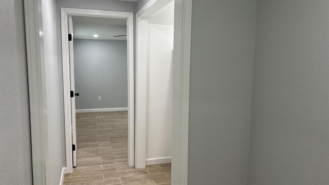 Building Photo - 8226 Darlington Dr