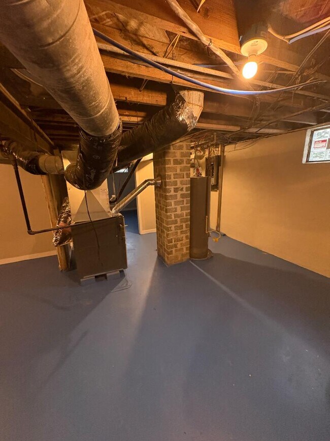 Building Photo - 1623 Harold Dr