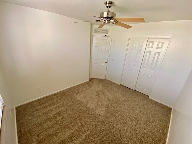 Building Photo - 3 Bed, 2 Bath in Rancho El Mirage