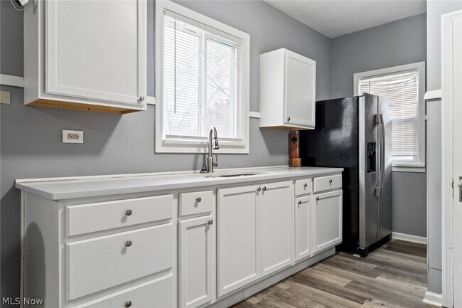 Building Photo - 3753 W 139th St