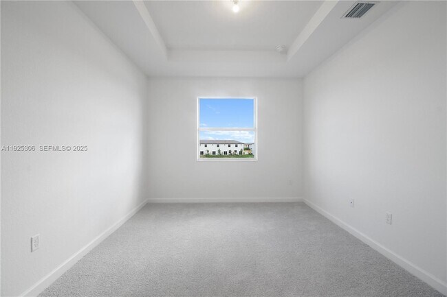 Building Photo - 2729 SE 25th Ave