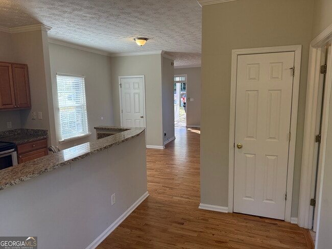 Building Photo - 27 Montgomery St NE