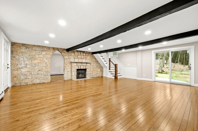 Building Photo - 22 Lake Ridge Rd