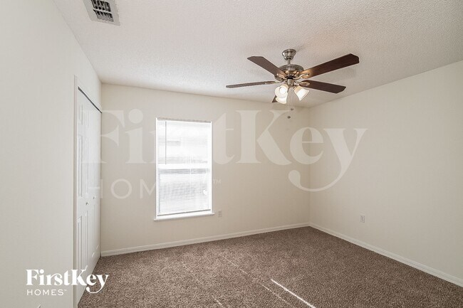 Building Photo - 12411 Glenn Hollow Dr