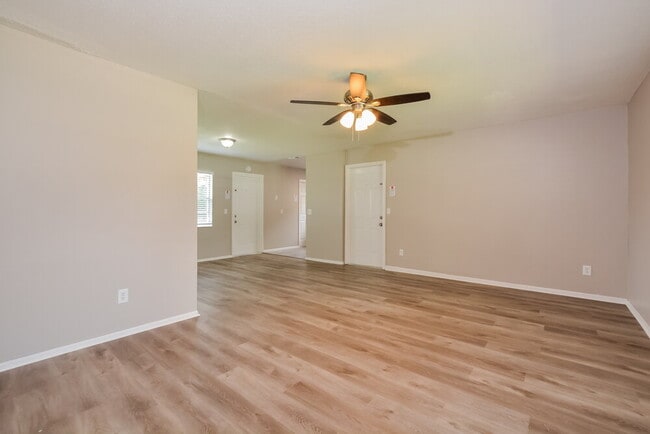 Building Photo - 670 Hibiscus Rd