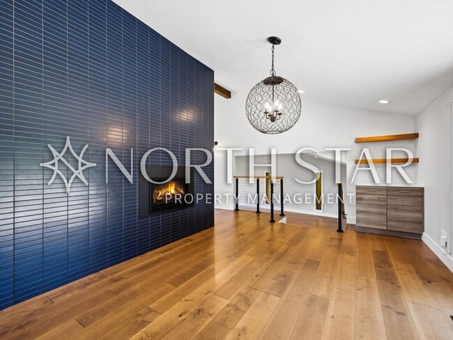 Building Photo - 860 S Skyland Dr