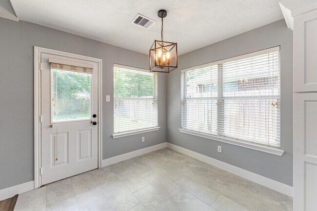 Building Photo - 3227 Candlepine Dr