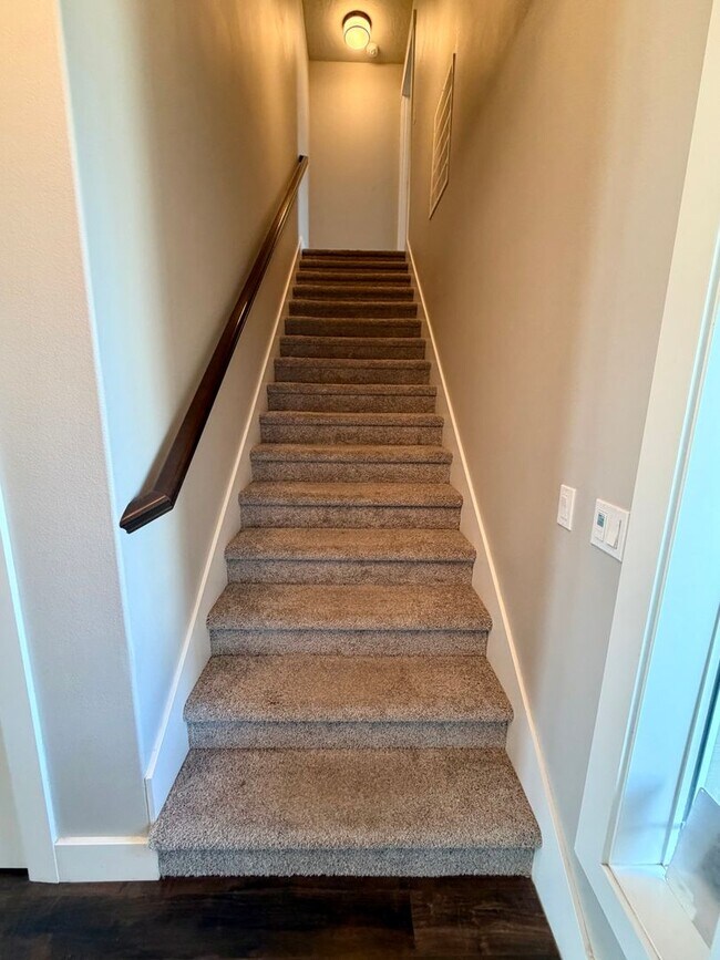 Building Photo - Gorgeous Craftsman Home- 5 bed, 3 Full Bath- Includes Landscaping!