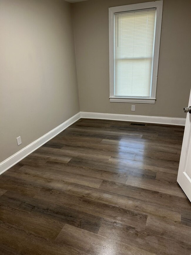 Building Photo - 1629 Emerald St