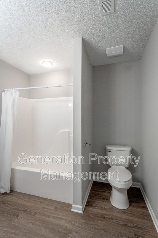 Building Photo - 2005 S Lyerly St