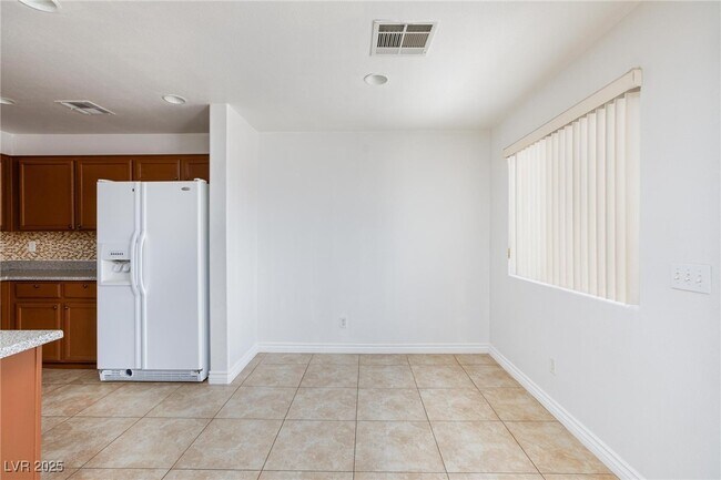 Building Photo - 7859 Windhamridge Dr