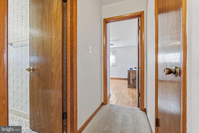 Building Photo - 6219 Groveland Rd