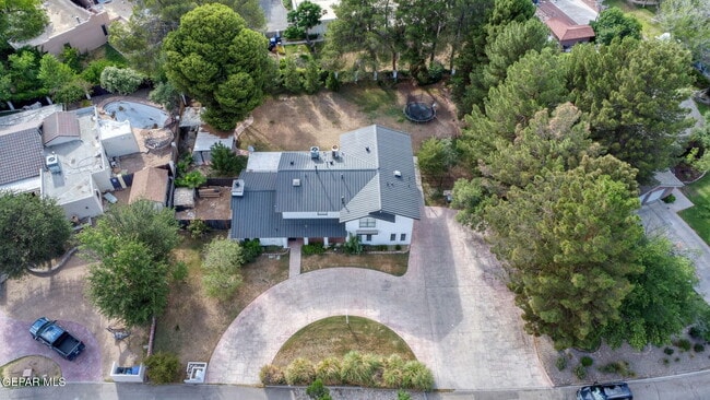 Building Photo - 5109 Memory Dr