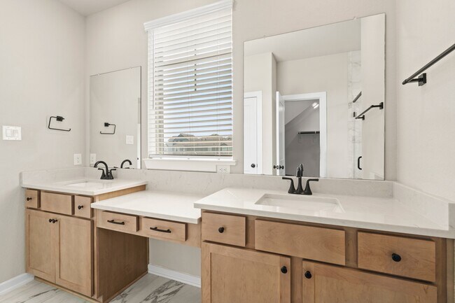 Building Photo - 23914 Sumac Blf Trl