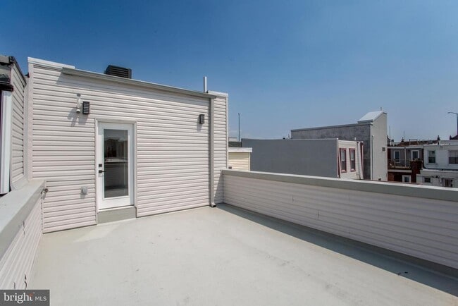 Building Photo - 1214 E Fletcher St