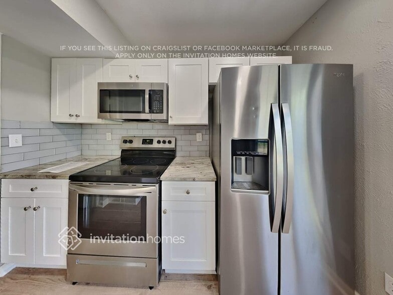 Building Photo - 3120 Woodlark Dr
