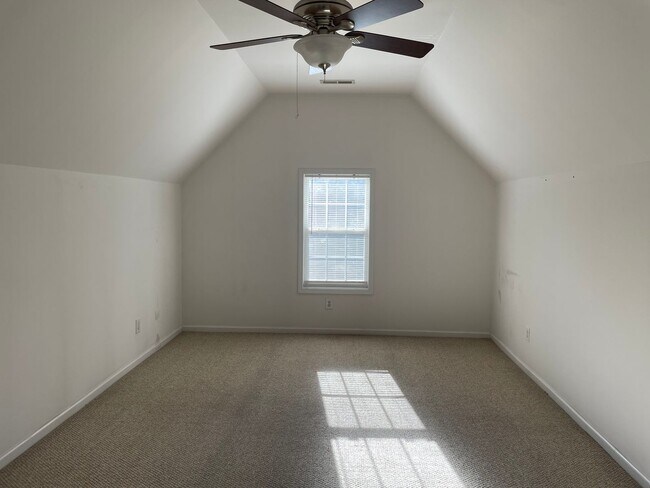 Building Photo - 3 Bedroom 2 Bathroom with a  Bonus Room  House in Winding River Plantation