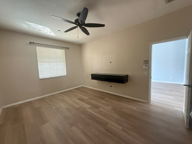 Building Photo - 3004 Downan Point Dr