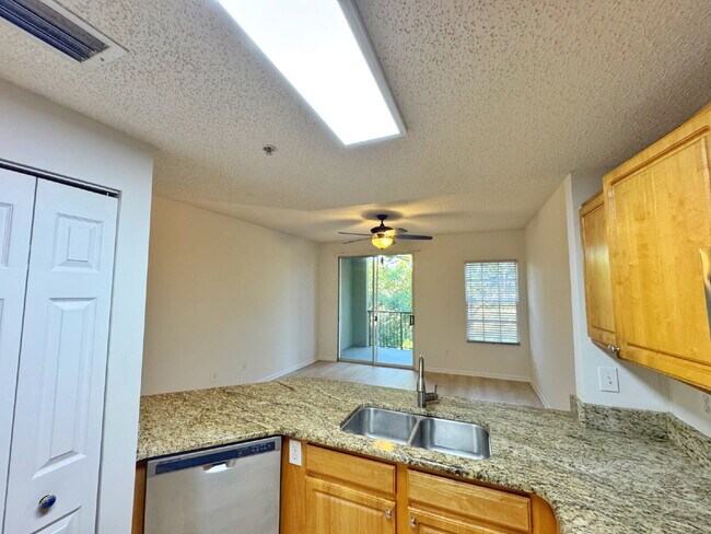 Building Photo - The Largest 3BR/2BA Las Palmas Condo