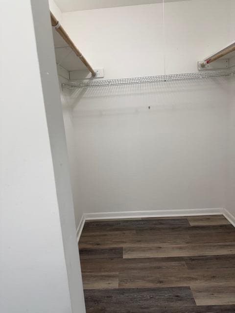 Building Photo - 1219 S Lakes End Dr