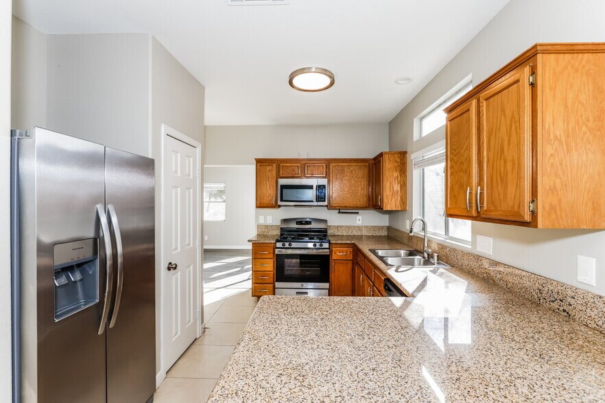 Building Photo - 2181 Hearts Club Dr