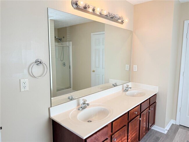 Building Photo - 1210 Skylar Ridge Cir