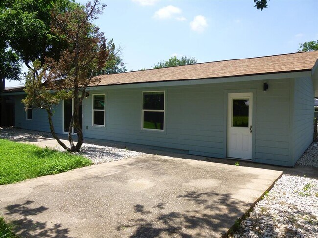 Building Photo - 7503 Eastcrest Dr