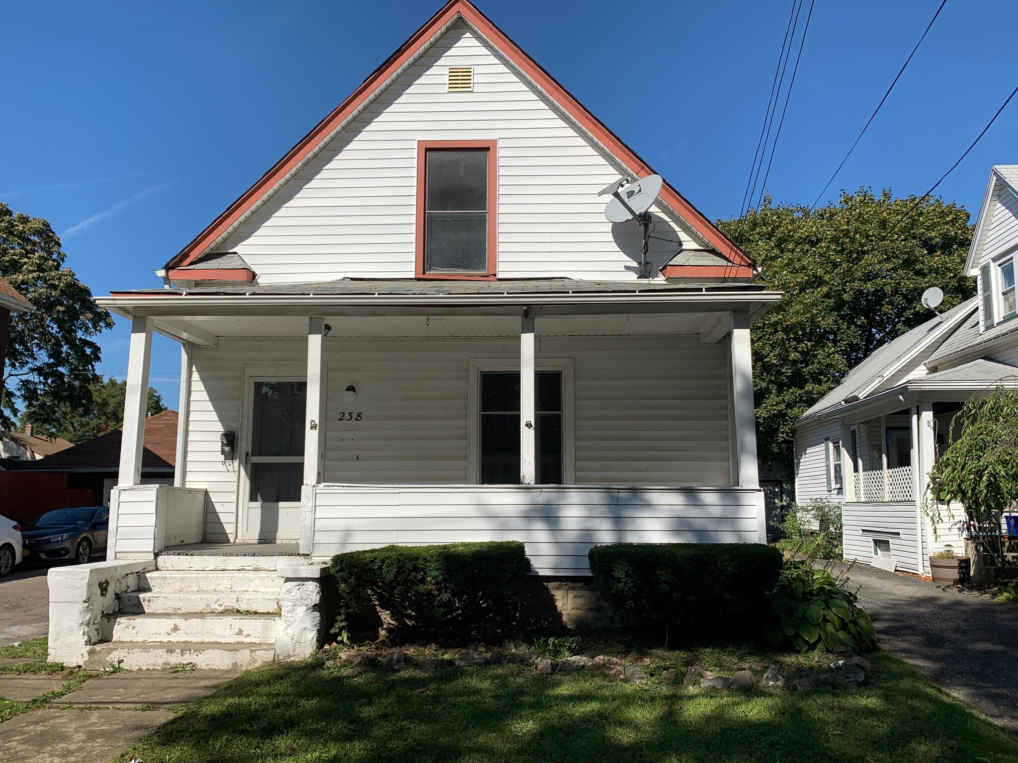 Building Photo - 238 Miller St