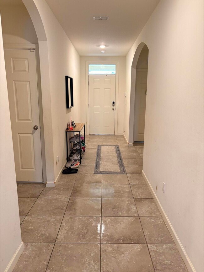 Building Photo - 5619 Delight Dr